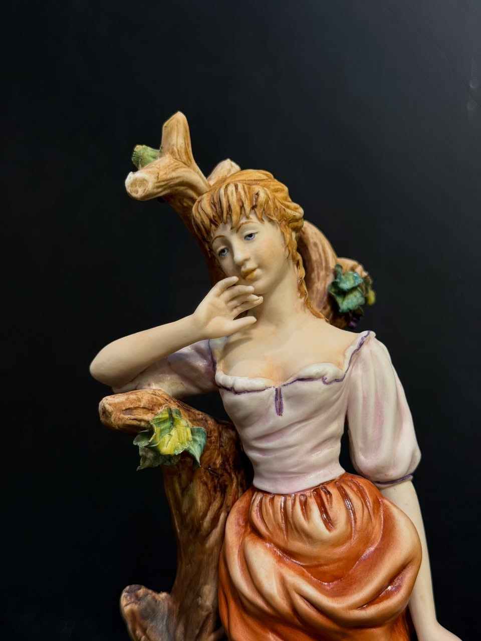 روائع النابولي الايطالي روميو و جولييت 

في ASURA HOUSE 
ننتقي القطع بأعلى معايير الذوق ، ونقدمها لك كأفضل صفقة بقيمة تكسر حاجز السعر و تحترم ذكائك.

لا ننتقي مجرد تحف، بل نستحضر قصصاً من عصور مضت وجمالاً لا يشيخ. 
تُطل علينا هذه القطع من روائع النابولي الايطالي  عمل يدوي من البورسلين الفاخر  بتفاصيلها المذهلة،
صُنعت لتكون إرثاً يتناقله الذواقون.
• الحالة: ممتازه نظيف جدا مع الليبل خالية من اي ضرر.

• للاستفسار: عبر الرسائل الخاصة (DM).

..
#انتيك #تحف #فنتج #vintage #antique


**إذا كنت صاحب هذا الإعلان وتريد حذفه لأي سبب، رجاءا أرسل رسالة إلى الدعم الفني**