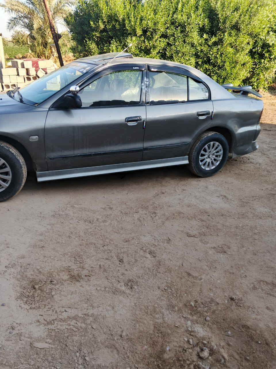 ميتسبوشي كلنت موديل 2000 محرك وكير عادي  ابلادي مكفولات تخم تاير جديد صدر جديد شاشه كامره خلفيه تشغيل بصمه رقم بغداد انكليزي لل 27 
سعره 43وبي مجال
مكانه بغداد المحمودية
*********** 
***********
