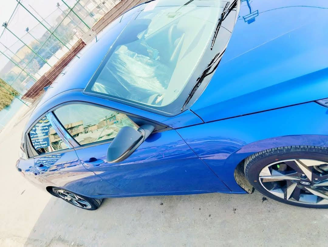 السلام عليكم
هيونداي النترا 2023 SEL لون ازرق ( چويتي ) فووول سياره مماشيه هنا بلعراق ابد مواصفات مكينه 2000 دووش المرغوب 
السياره حادث جاملغات خلفيه وحوض مبدلات بدون ايرباك 
مواصفات 
فتحه /بصمه /شاشه ديجتال متصله / هاندبريك بصمه / اوتوهولد / داخل 12 لون /رادارت 360 درجه /تشغيل عن بعد /نظام الترحيب الصوتي /4 وضعيات قياده /كشنات تدفئه / شاحن وايرلس / 

السعر 137
مكان السياره بغداد 
للاستفسار ***********
