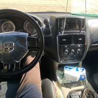 للبيع دوج كرفان 🇺🇸 أمريكي مديل 2017 رقم بغداد  إنكليزي سنويه مجدده محر...