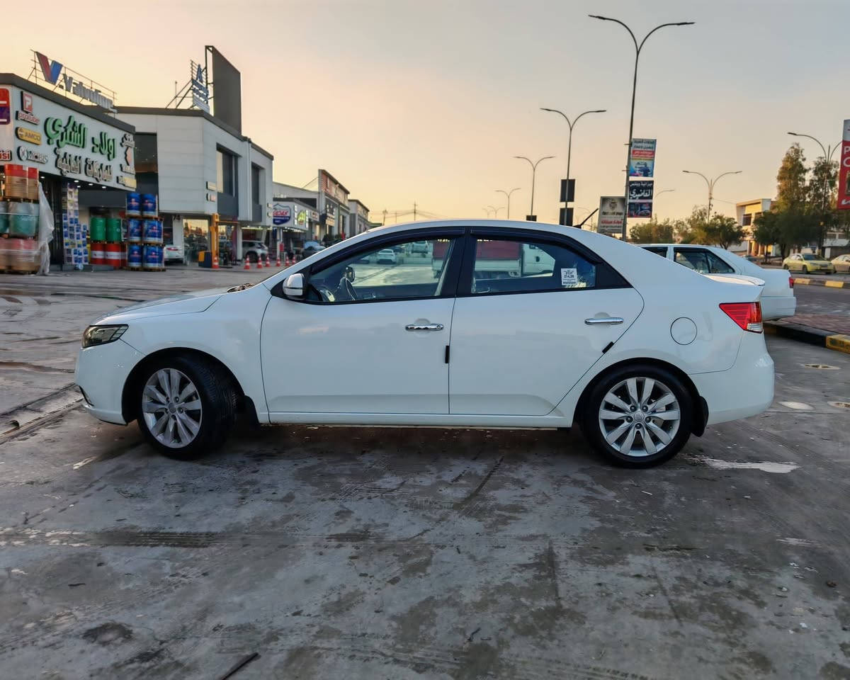 كيا سيراتو 2013 رقم اربيل 

سنويه جديده 2028 

اني الشرعي 

سيارة مكفوله من الصبغ

والمعجون بيها مكانات بارد 

محرك كير تبريد تدفئه شرط

 

مواصفات اشاير ب المري مري شفط حساسات 

نظام Abs 

السعر 122 بيها مجال 

للتواصل 

***********

***********
