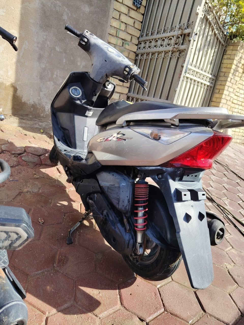 سلام عليكم ثعلب جيتي أر للبيع كفاله عامه درجه جديدة مكينه جيس محد لا عب بيه سعر٧٠٠وبيه مجال***********رقمي مكاني بغداد محموديه
