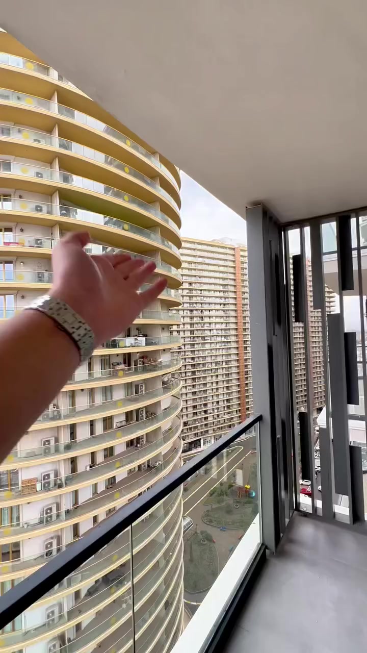 للإيجار شقة مميزة غرفة وصالة في مشروع رامي تاورز ✨
تتميز الشقة بـ إطلالة رائعة ومباشرة على المربع الذهبي بالكامل، موقع مميز وسكن هادئ داخل مجمع حديث يوفر الراحة والخدمات.

💠 المساحة: غرفة وصالة

💠 الإطلالة: على المربع الذهبي

💠 الموقع: مشروع رامي تاورز

💠 الإيجار: 450$ فقط شهرياً

فرصة مناسبة للسكن المريح أو للباحثين عن موقع مميز في أربيل.

📞 للاستفسار والحجز راسلنا على الخاص 

***********
