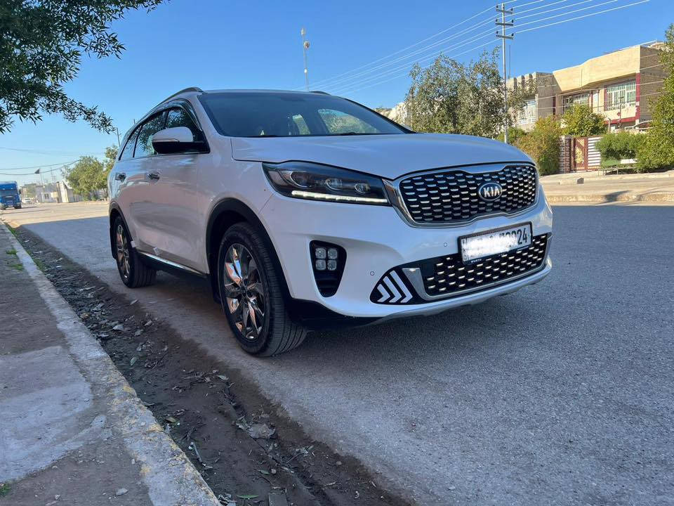 كيا سورنتو خليجي 
رقم الماني مشروع وطني 
موديل ٢٠١٩ شكل ال٢٠
لون ابيض 
٦ سلندر ٧ راكب 
فوووووول مواصفات بدون فتحة 
بصمتين: تشغيل وتقفيل 
بردات خلفية اصلية 
الباب الخلفي كهرباء 
كشنات جلد اصلي لونين 
كشنات ٢ كهرباء 
شاشة كبيرة اندرويد 
جي : بي: اس : خرائط طرق 
كامرة دوارة اصلية 
حساس امامي وخلفي 
مري شفط مع القفل 
تحكم استيرن فول 
حاكية : ابلوتوث: اوكس 
كيجات السرعة زئبقية 
شاشة الدشبول الكترونية 
نظام ايكو درايف 
نظام سبورت ورياضي وعادي 
تبريد ابيانو لمس 
تبريد ٣ قطع ثلج 
مانع انزلاق وانحدار 
اضواء ترحيب بليدات 
علامة سورنتو بلدوسة 
لد امامي وخلفي 
لايت زنون اصلي 
اشاير بلمري 
يدات نيكل اصلي 
ويل اكروم ١٩
تخم تاير جديد لك 
ماشية ٥٩ الف اصلي 
لايت اسود ٥ عدسات 
كير ومكينة وصدر وحدادية وتبريد خير من اللة 
كفالة بدون قطرة صبغ وبدون ضربة وتبديل واشخوط وبارد وصبغ 
سيارة جديدة ومال بيت مابية اي نقص 
الرقم الدولي الجديد/ هزة جديدة/ سنوية جديدة 
كتلوكات الشركة موجودات// البصمة الثانية ممستخدمة// 
السعر ٢٣٨$ نهايتة
***********
