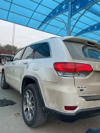 جراند شيروكي • ٢٠١٦ • بدون ايرباك