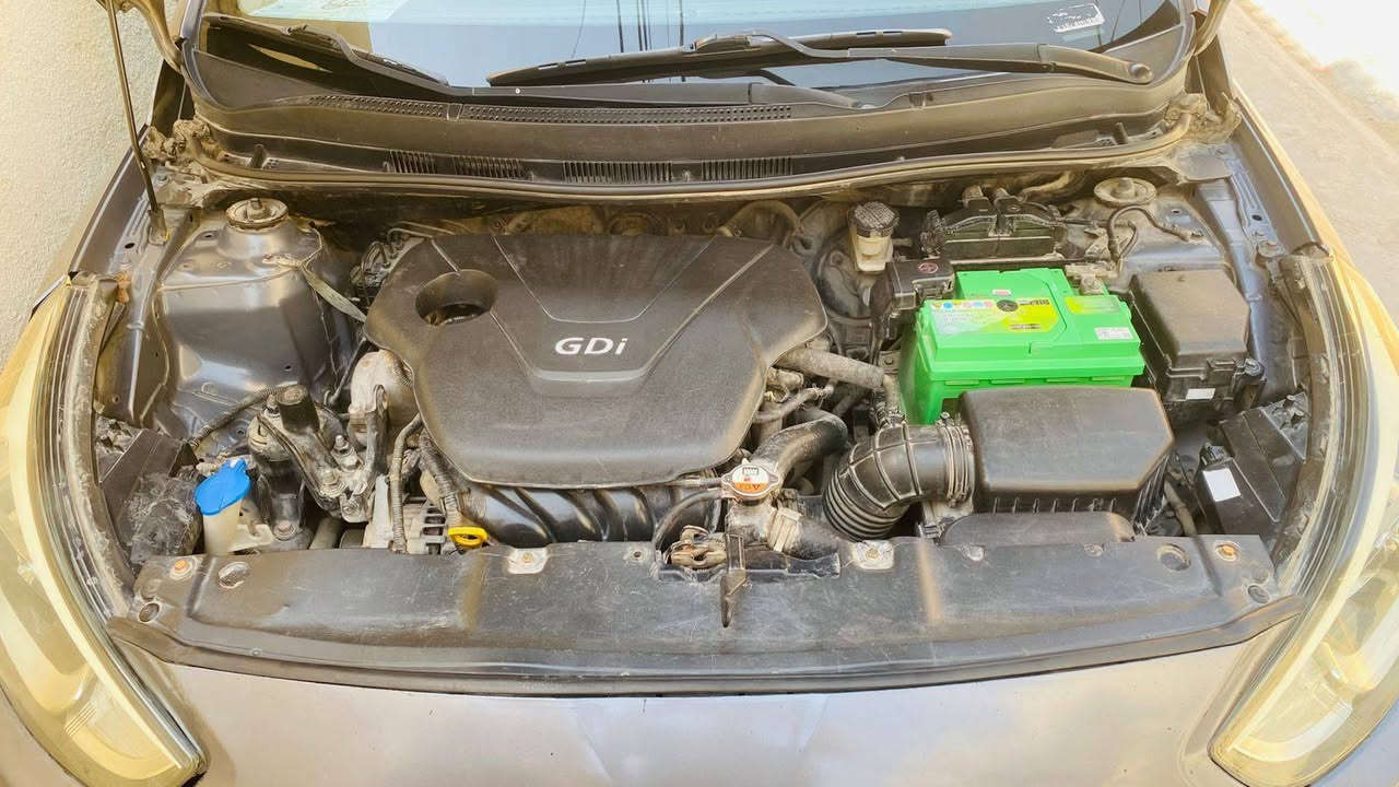 السلام عليكم اكسنت
امريكي موديل 16 
محرك 1600 
حادثها باب وجاملغ خلفي بدون دواخل وباب فقط رش  سنويه وهزة جديده تحويل ثاني يوم رقم كربلاء انكليزي حداديه جديده تخم تايرات جدد ومنظومة تبريد جديده مكانها حي النقيب السعر 100 
للاستفسار ***********
