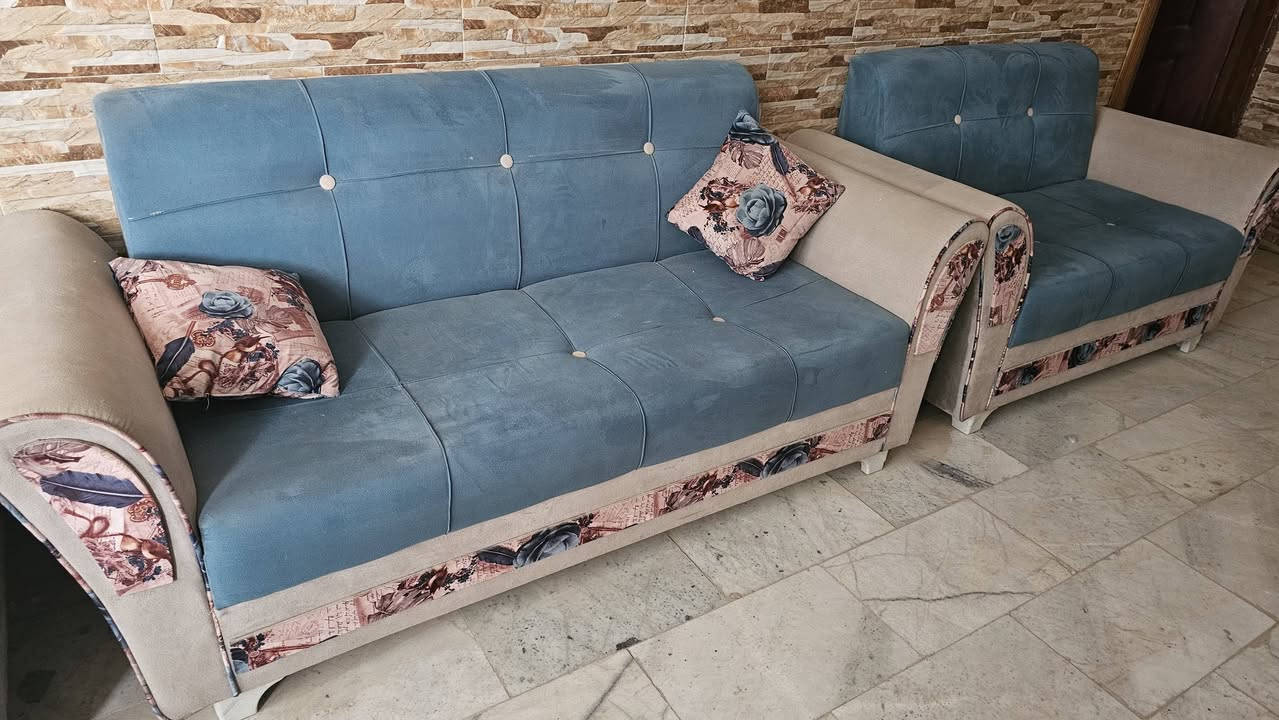 السلام عليكم
تخم للبيع عشر مقاعد نظيف كلش 

سعر 225 

المكان الديوانية ام الخيل 

للتواصل ***********
