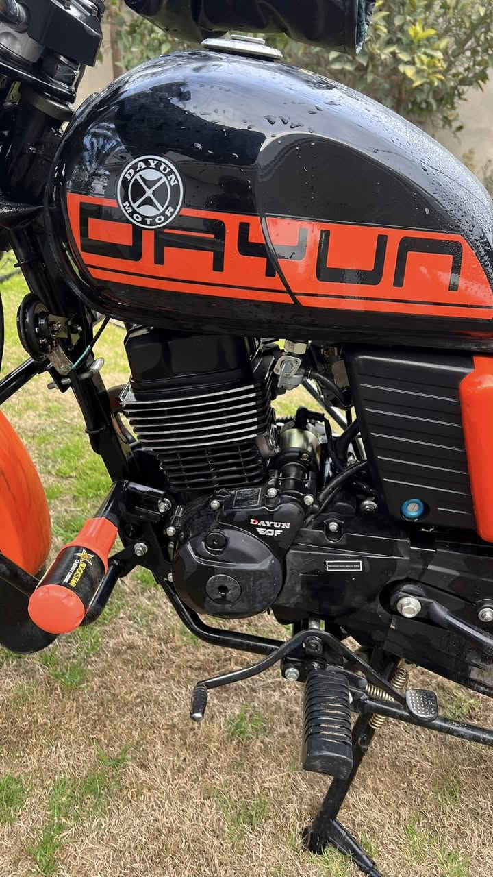 دايوان جبلي للبيع مثل ما موضح بل صوره نضافه فول رايده بمليون و400 وبي مجال والمو شراي لا يتعبني مكانه قضاء العلم رقم الهاتف ***********
