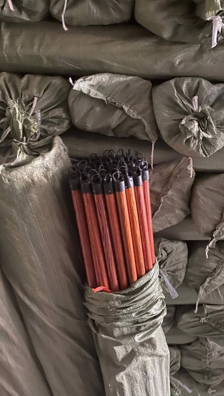 تم وصول عود ماسحه نوع صيني صاجي ثقيل اصلي شليف بي 48 قطعه سعر شليف جملته وعلي عرض ١٨ الف دينار  البيع جمله فقط اقل كميه ٥ شلفان للحجز اتصل ***********
