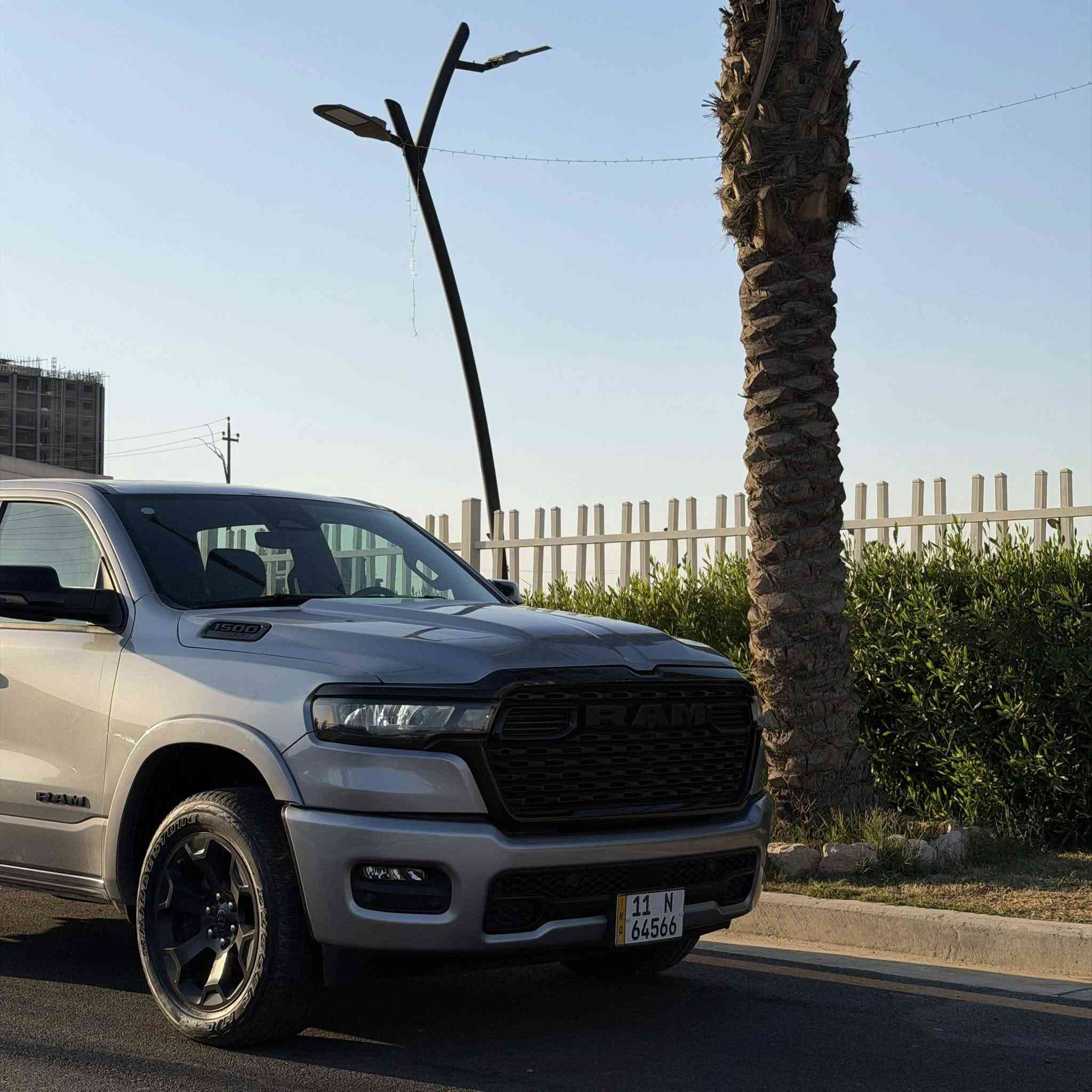 رام 2025
فئة Lone star ⭐️ 
باب طويل بدي قصير المرغوب 
محرك 6 سلندر تون تيربو مو العادي

ماشية 11 الف ميل جديداً  

رادرات امامي و  جانبي
شاشة تيسلا بلادية
حساسات امامية و خلفية
سستم الباين
تثبيت مسار
اماكن تخزين تحت المقاعد الخلفية
قاصة 
كامرة 
كرسي كهرباء
وباقي المواصفات المعروفة

حادث جدا بسيط بنيد تبديل وصبغ جاملغ
والسيارة مصلحة بالوكالة بامريكا وحتى السستم الايرباك  بلادي  

 ***********‬
بغداد البياع

السعر 375
