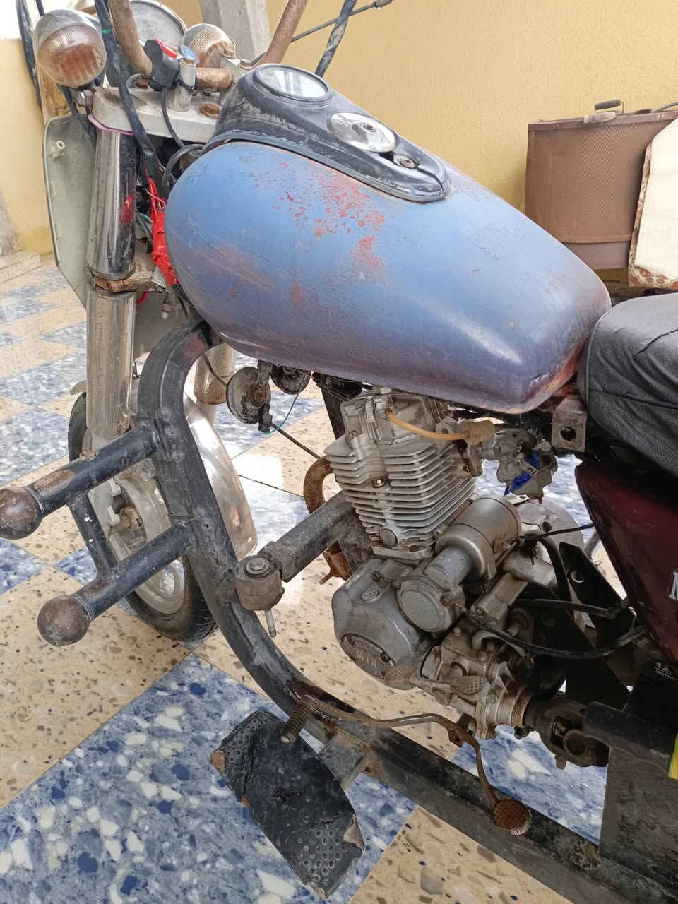 سلام عليكم ستوته للبيع امتيار اوراق اصولي محرك نضيف كهربايات شغاله البدي نضيف مابي اخياس ستوته حلوه ونضيفه السعر 900 وبيهاا مجال مكاني بني منصور قضاء الصادق رقم التصال ***********
