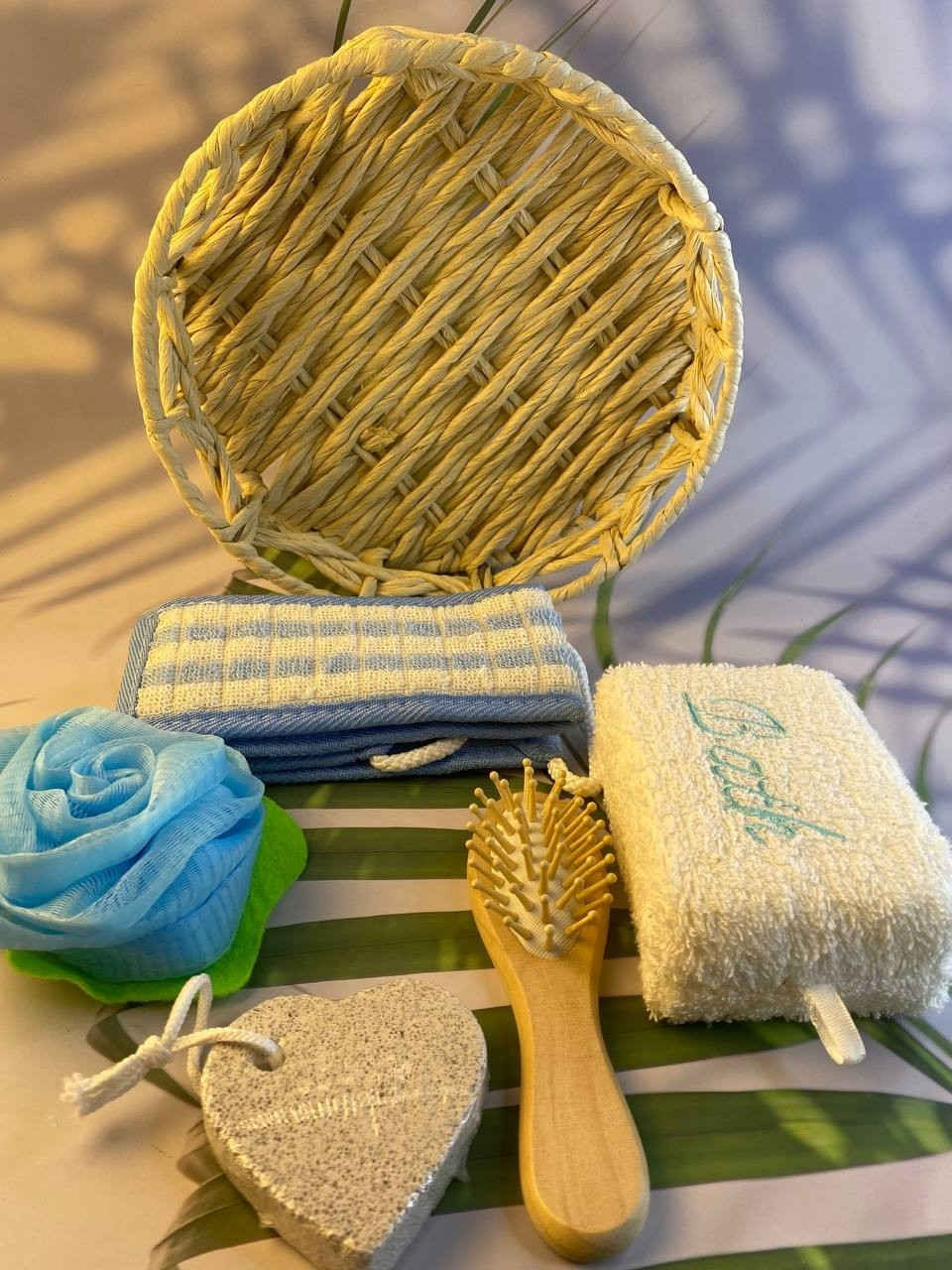 بكج الحمام 🧖🏻‍♀️🧖🏻‍♂️

يتكون البوكس من 5قطع عبارة عن ليف خاصة الجسم والوجه ومناطق مع فرشة تدليك الشعر ومنعمة لتنعيم القدم ✨

هواي هسه تكولون ليش بي عدت قطع ليف هاي كل قطعة لمنطقة 

1--مثل قطعة للوجه لئن ناعمة مسبب اي خدوش وتجاعيد للوجه 

2-- قطعة لتدليك الجسم دائماً بنات يشكن من الحساسية والاحمرار الجسم وسبب هاذ انو مدلكون الجسم بشي ناعم 

3-- فرشة للشعر تستخدم ويا زيوت او شامبو 

4-- حجر ناعم للقدم 

5-- قطعة خاصة للظهر 

#بكج_الحمام #هدايا_نسائيه #عناية_شخصية #الديوانية_سماوه_كربلاء_نجف_حله_ذي_قار #حله_سماوه_النجف_ناصرية_كربلاء_بصره_بغداد


**إذا كنت صاحب هذا الإعلان وتريد حذفه لأي سبب، رجاءا أرسل رسالة إلى الدعم الفني**