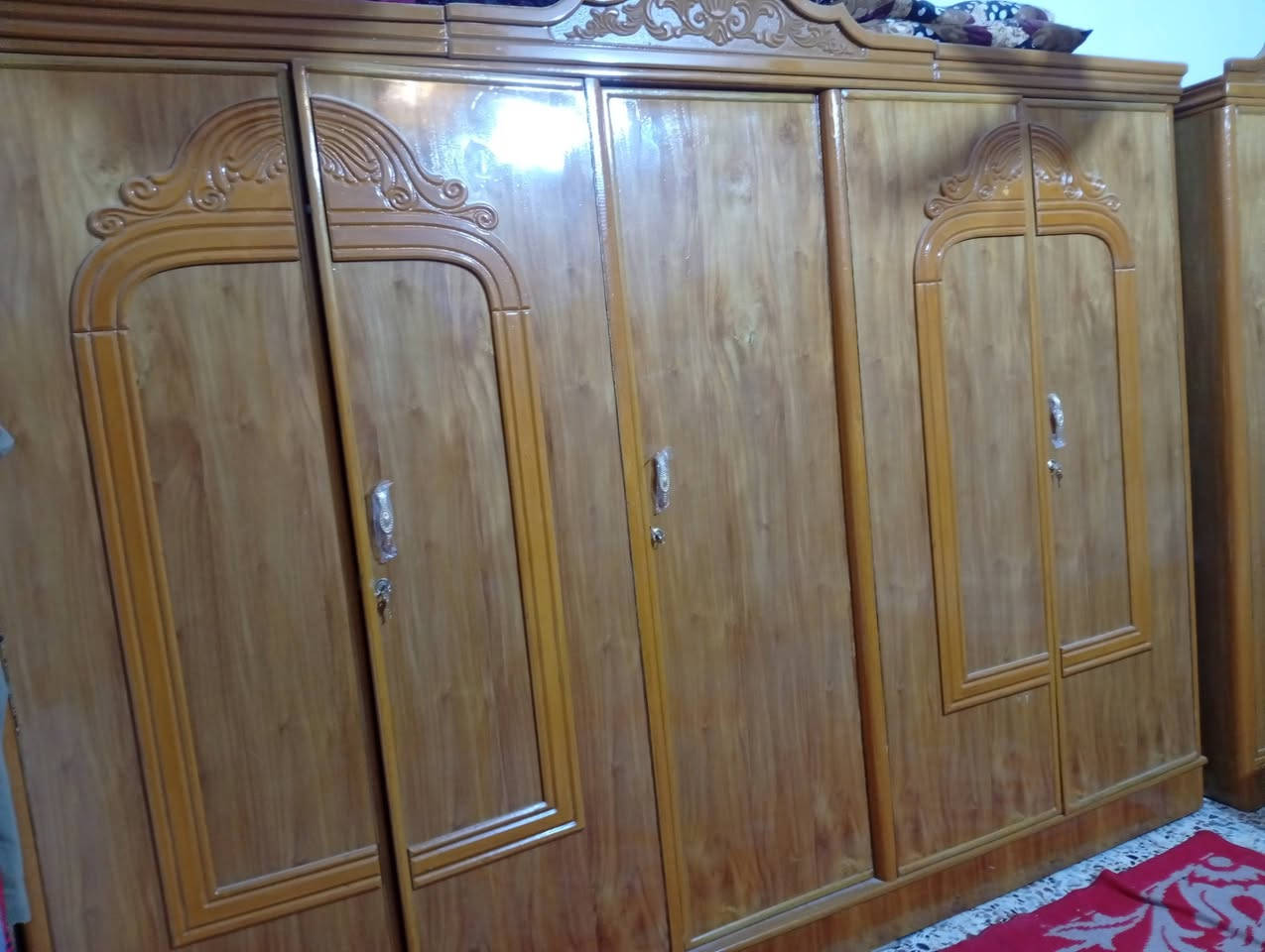 السلام عليكم 
غرفة اخشاب للبيع  جديدة تزگام صارلي 4 اشهر من سويتها والله  مليون و700 الف تجون بعينكم وشوفوها وشوفون نضافتها 
بس ما حبيتها اريد ابيعها واشتري تركي امكانها 
مكاني النجف الاشرف حي الميلاد 
تريد تراسل على الواتساب 
***********
او تدخل خاص
قيم السعر بما يرضي الله
