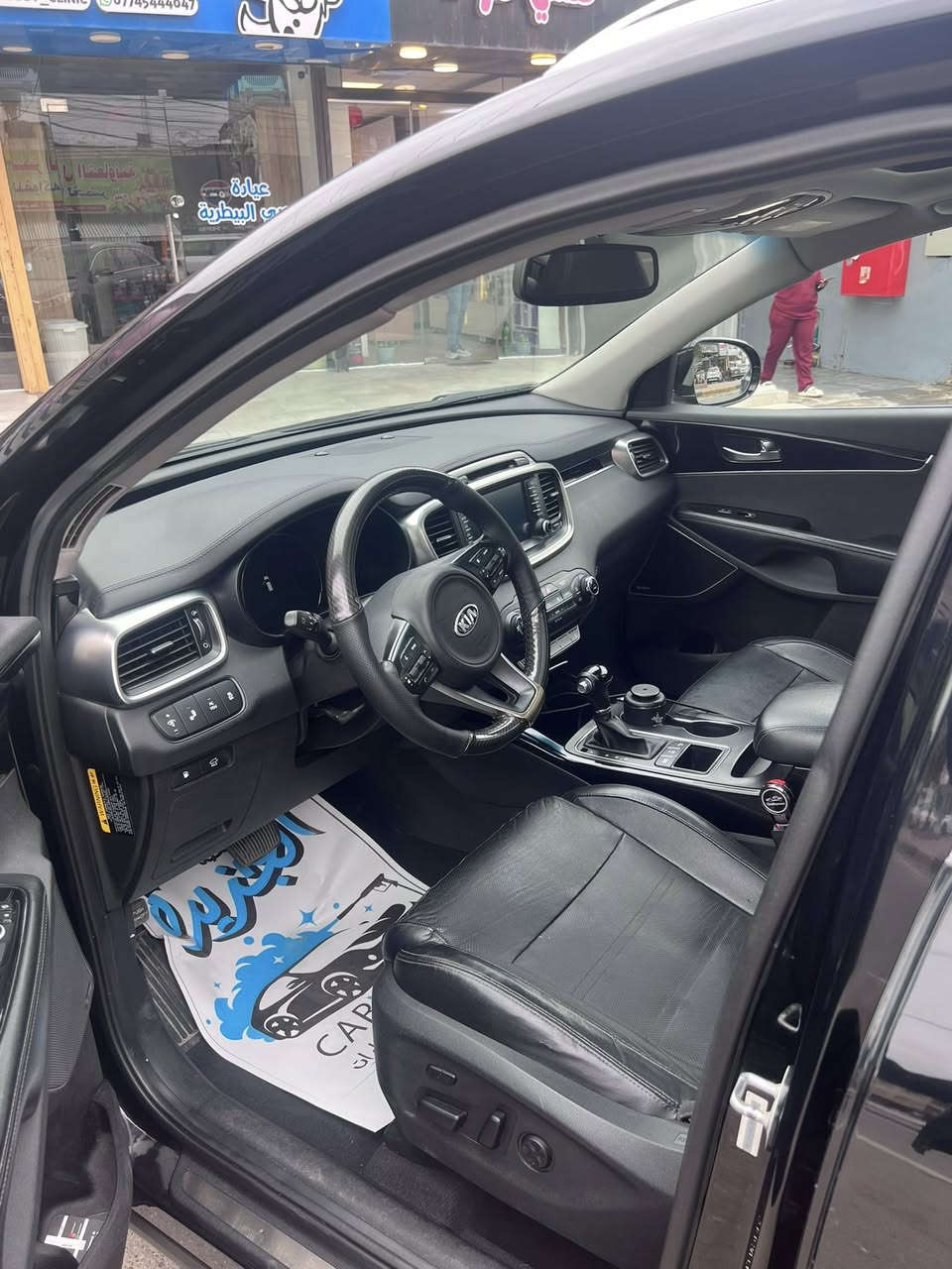 سلام عليكم سورنتو 2016 sx 
فول مواصفات 1/1 اعلى فئه 6 سلندر 7راكب 3قطع تبريد وشنو اتريد موجود بيه من مواصفات
حادث جدا بسيط جاملغ امامي جهة السائق فقط مبدل ومصبوغ شواصي لغود محرك كير مكفولات وبيه باب خلفي السائق صبغ السياره جديده جداً مال بيت صدر امامي خلفي جديد تخم تاير جديد كلشي بالسياره جديد ماشيه 92 الف ميل السياره باسمي تحويل ثاني يوم هزه جديده سعره 185 وبيه مجال كلش بسيط حك الجيه مكان بغداد الكرخ الشراي يتصل ويدلل ***********
