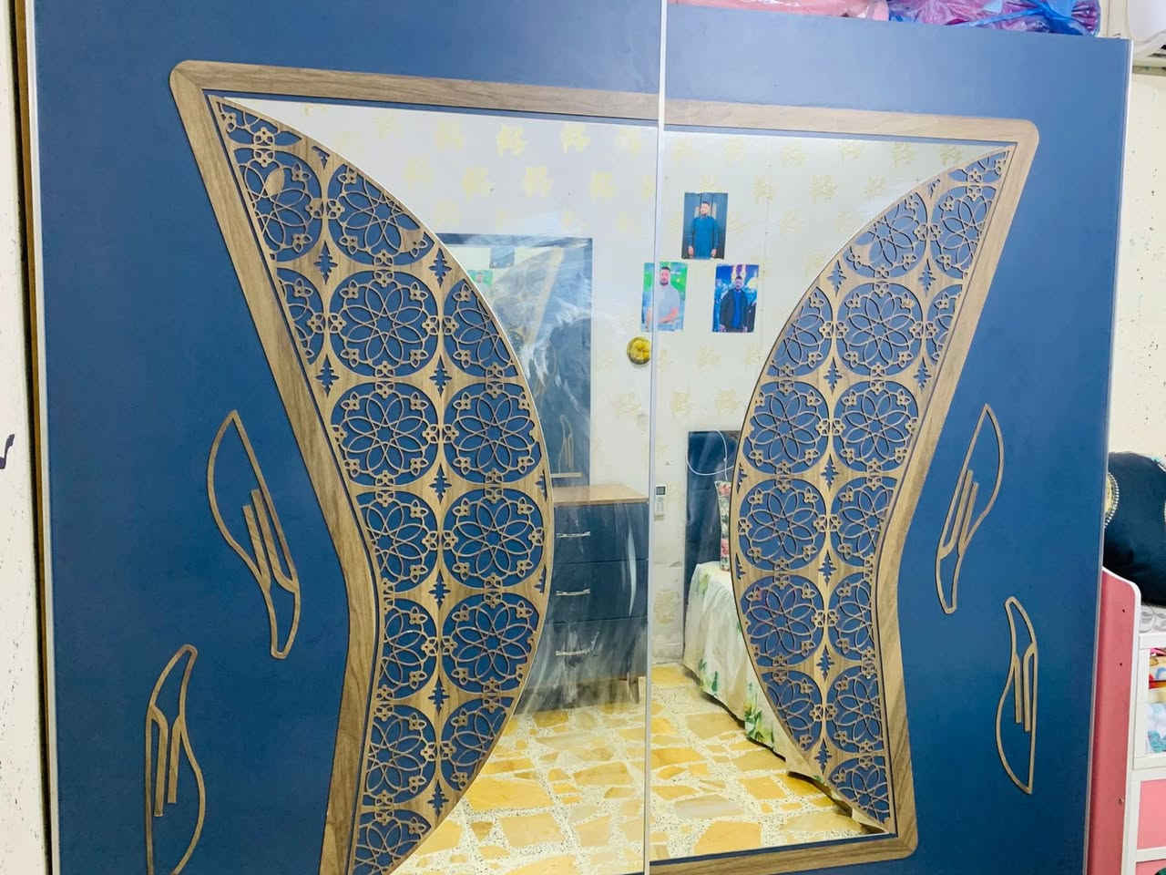 السلام عليكم غرفة نفرين تركي 5 قطع نظيفة ومابيها ضرر رايدها ب350 وبيها مجال المكان بغداد الزعفرانية خلف جامع الصدرين الكبير ومستعجل على بيعتها ومتواجد واتساب وماسنجر . *********** . ❣️
