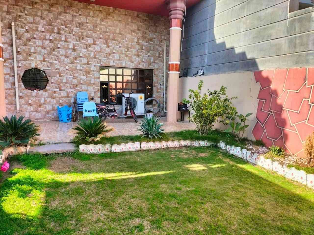 تسلسل: 1086
🟢دار للبيع في الفلوجة  _ حي الشهداء الاولى المنطقة المقابلة لملعب نادي الجولان الرياضي 🏡
            
                     📢 على بركة الله 📢
📍نوع الملك = طابو صرف سند     
📍المساحة   = ٣٧٥ م٢
📍الوجه : ١٢،٦٠ م
📍 شارع = ١٠ م امام حديقة خضراء 
📍بناء طابوق الطابق الاول التسعينات والثاني ٢٠١٣ والدار مرمم حديثاً  

🟢الدار مشيد من طابقين ويحتوي على 
اربع غرف نوم
وصالتين
ومطبخ
واستقبال +مدخل
صحيات داخلية وخارجية +حمام
مخزن سندويج
گراج + حديقة كبيرين 

✳️سعر بيع العقار : ٢٤٥ مليون دينار قابل للتفاوض

🟢مكتب دجلة الهندسي للعقارات حي الجولان قرب صناعة الجولان للسيارات مجاور سوبر ماركت الهلال
للاستفسار الاتصال 
‏‭ *********** 
***********
