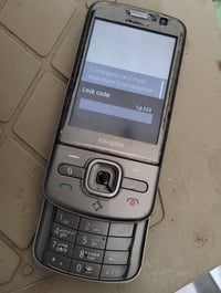 جهازين • كيبورد عربي • مقفولين برمز