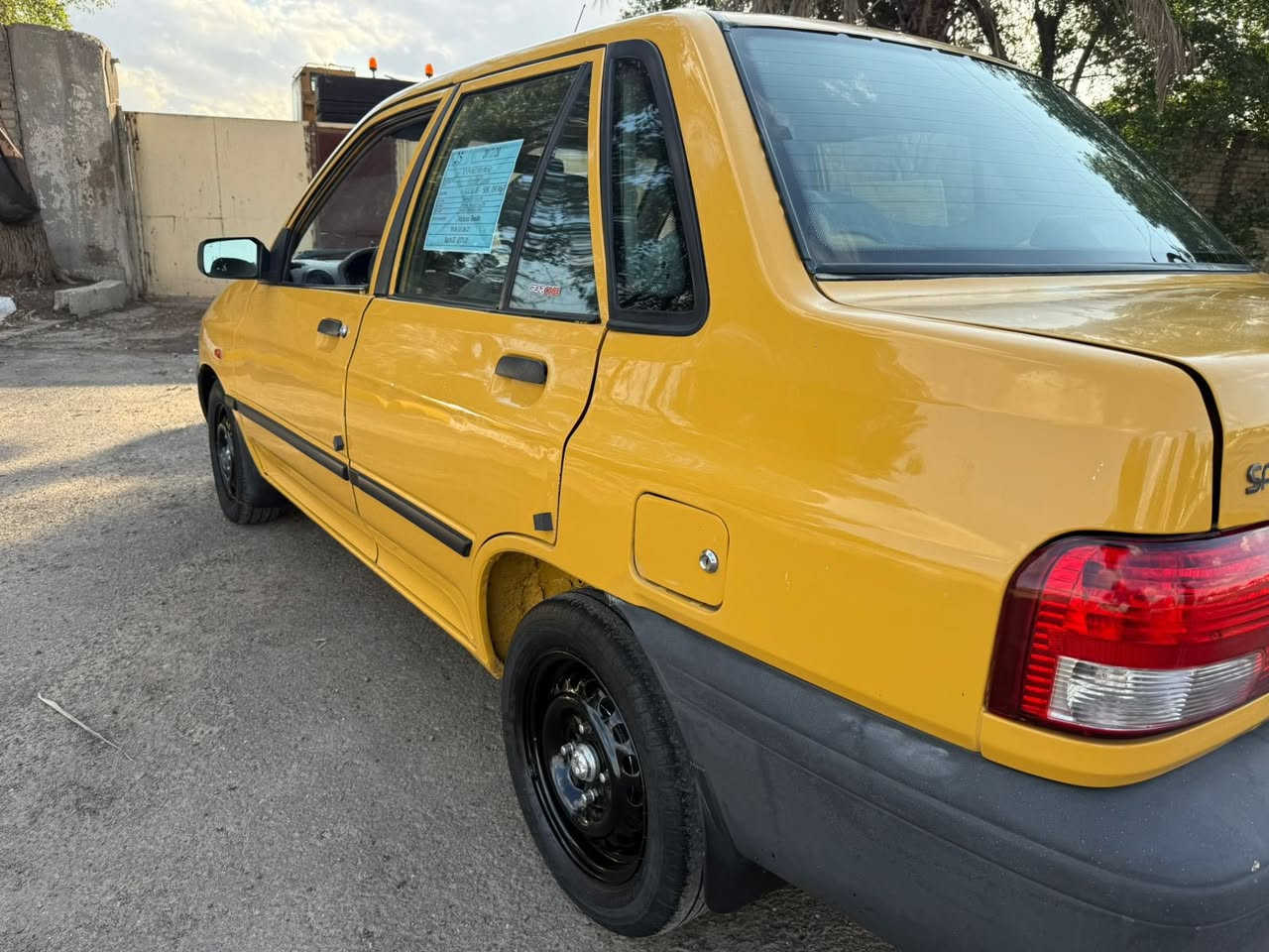 سلام عليكم سايبه موديل 2012 مكينة وكير و حداديه و شواصي مكفولات بيها صبغ. خشم جاملغ والباقي مكفول الساره احلا من الصور السعر 32 وبيها مجال هاتف *********** مكان نهايت حي اور
