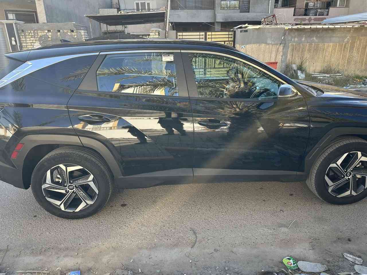 السلام عليكم 
هيونداي توسان 2024 وارد امريكي فول مواصفات

المواصفات 

بصمه تشغيل عن بعد بانوراما تحديد مسار توقف ذاتي رادار جانبي جنطه كهرباء  ويل كل 19 انج محرك 16 تيربو وهايبرد فور ويل بعد بيها كوما مواصفات

الحادث نصف جاملغ خلفي صبغ فقط الباقي كفاله 
دخول جديد وترقيم جديد رقم بغداد باسمي ثاني يوم التحويل مشروع وطني
ماشيه 28 الف مشي امريكه السياره بمعنى الكلمه جديده وبالعافيه عليكم
السعر المطلوب 248 ورقه وبيها مجال للطيبين
للاستفسار الاتصال ***********
مكاني بغداد الكرخ العامريه
