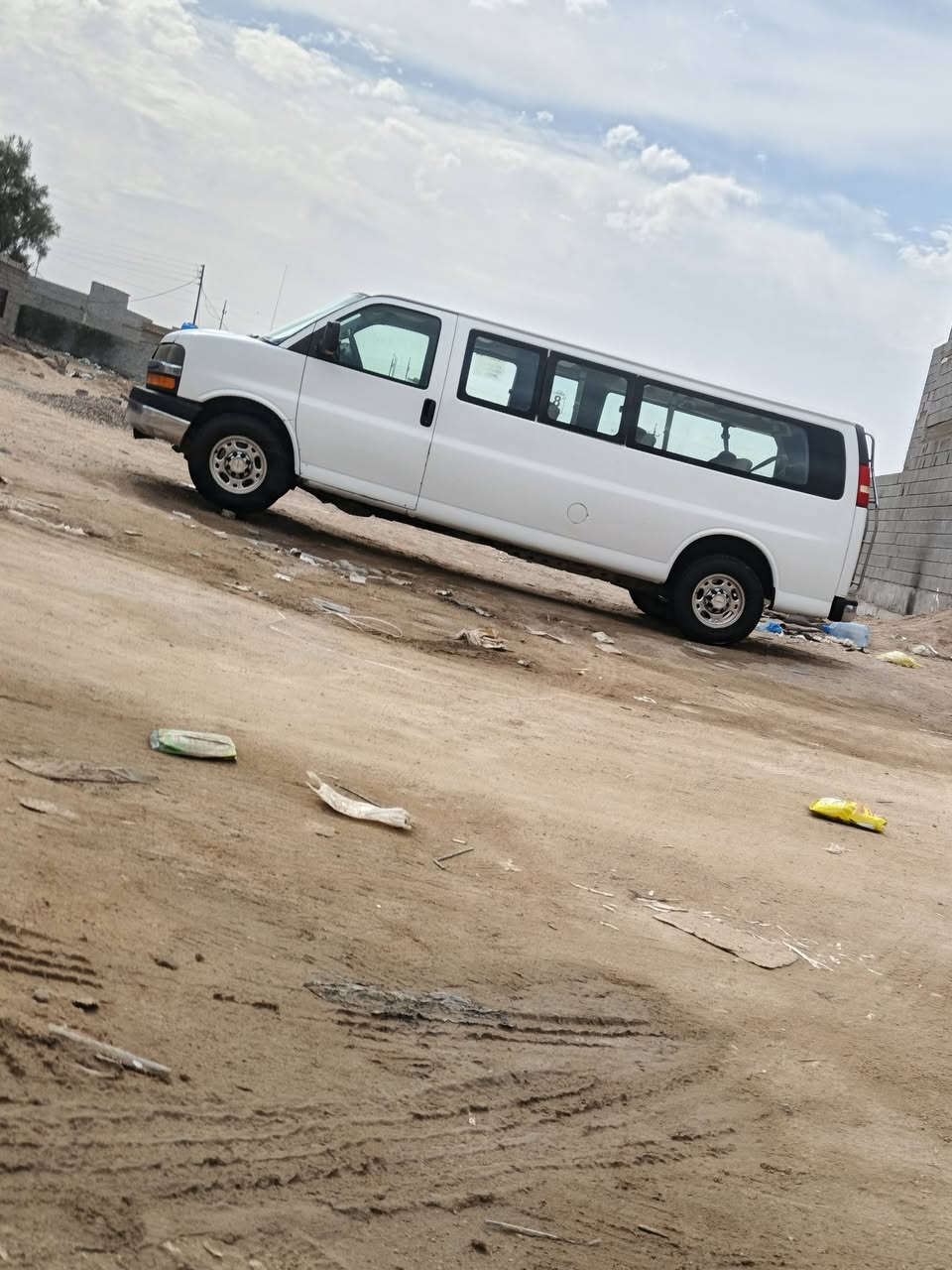 سلام عليكم فان سفانه موديل 2008 سياره كفاله عامه من الضربه ولعيب الشرعي شرط الكير ولمكينه ولأكسن شرط تخم تاير برجستن رقم بغداد دولي بأسمي ما مطلوبه ولا ربع خطه بصرة بغداد تبريد شغال كهربأيات عامه شغاله عنوان البصره الزبير السعر 95 وبيه مجال رقم ه‍ ***********/ ***********
