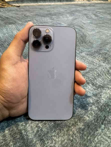 السلام عليكم شباب 13 PRO MAX كفالة عامة وتر بروڤ مابي اي خلل نهائياً والجهاز ممفتوح ابد وكل التفاصيل بلصور مكاني المشتل او الامين  للاستفسار  فقط ع الرقم ***********
