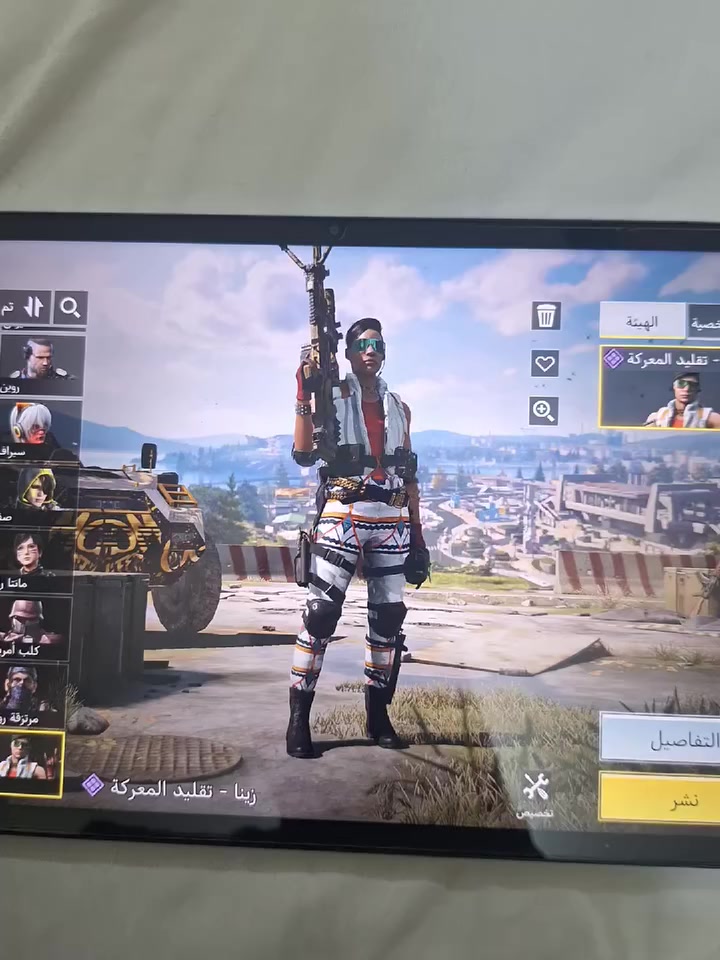 الجهاز Xiaomi Pad 6 (شاومي باد 6)، ويعمل حالياً بنظام التشغيل الجديد Xiaomi HyperOS (الإصدار 2.0.14.0).
المواصفات الرئيسية
يُعتبر هذا الجهاز من أفضل الأجهزة اللوحية
 * الشاشة:
   * الحجم: 11 إنش.
   * النوع: IPS LCD تدعم 1 مليار لون.
   * معدل التحديث: 144Hz (سلسة جداً في الألعاب والتصفح).
   * الدقة: WQHD+ (2880 × 1800 بكسل).
 * المعالج: * Qualcomm Snapdragon 870 (معالج قوي يقدم أداءً ممتازاً في المهام الثقيلة والألعاب مثل ببجي).
 * البطارية والشحن:
   * السعة: 8840 مللي أمبير.
   * سرعة الشحن: 33 واط (شحن سريع).
 * الكاميرا:
   * الخلفية: 13 ميجابكسل.
   * الأمامية: 8 ميجابكسل (تأتي في المنتصف عند استخدام الجهاز بالعرض، مما يجعلها مثالية للاجتماعات).
 * الصوت:
   * مزود بـ 4 مكبرات صوت ستيريو تدعم تقنية Dolby Atmos لتجربة صوتية محيطية.
 * نظام التشغيل:
   * يعمل بنظام Android 14 مع واجهة HyperOS (كما يظهر في صورتك).
ملاحظة إضافية: الجهاز يدعم القلم (Xiaomi Smart Pen 2nd Gen) ولوحة المفاتيح الخاصة بشركة شاومي، 
غراضة كاملة استعمالي كان فقط في تصميم المخطوطات جهاز فول الفول 
السعر 500 الف
بغداد المنصور


**إذا كنت صاحب هذا الإعلان وتريد حذفه لأي سبب، رجاءا أرسل رسالة إلى الدعم الفني**