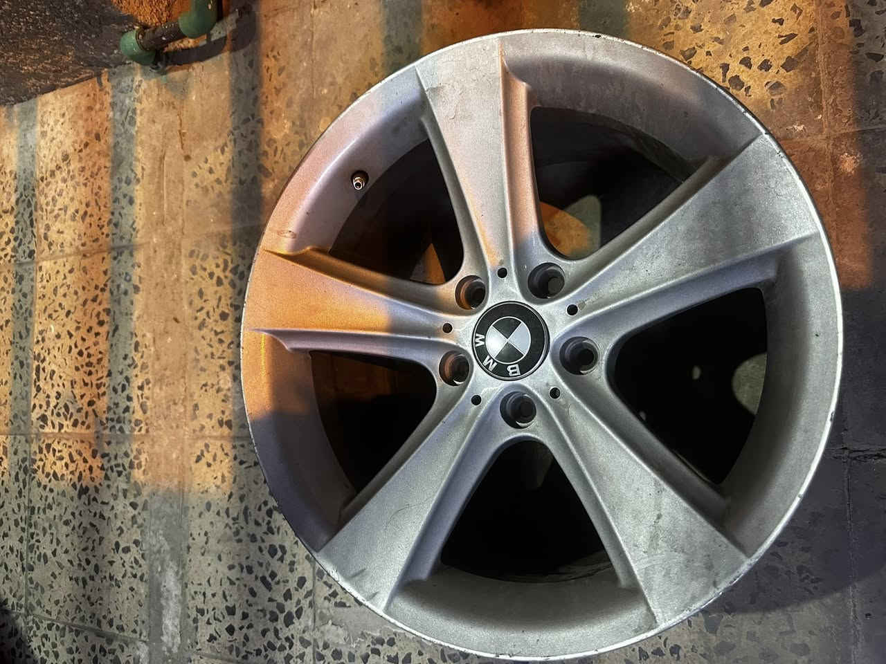 تخم ويل 2 سايز الخلفيات مصلحهن درجة اولى 
وفديو  التصليح مرفق  (جيب وشد) وگصب جدد وبلنص مال سيارتي حجم 17  قيم باللي يرضي ٲڵڵــﷻــ☝ــﷻــہ 
***********
