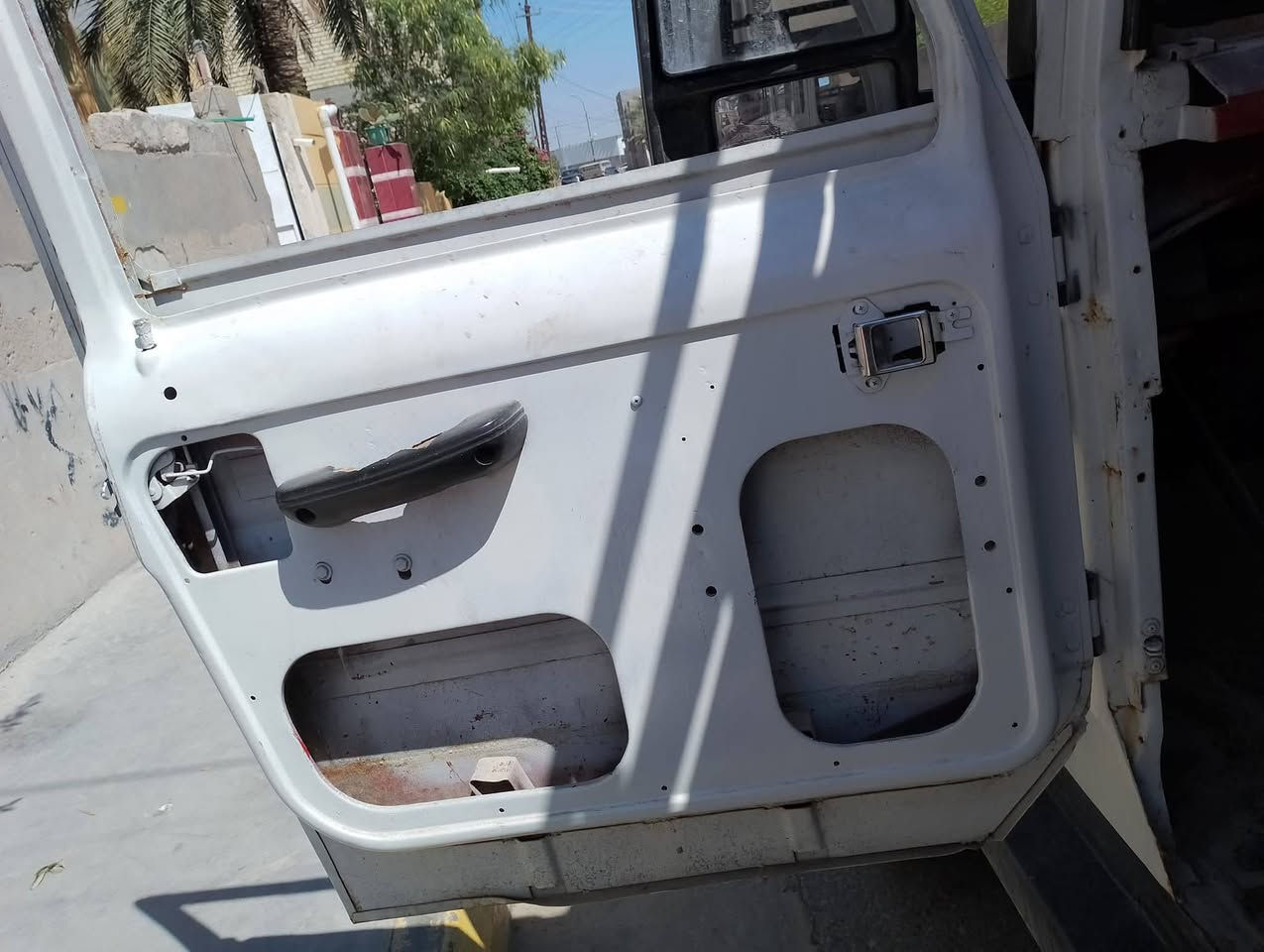 تحوير ابطاين ابواب لاند كروز
يوجد لدينا تحوير ابطاين ابواب لجميع انواع السيارات 
العنوان العزيزية الشباب مقابل العمارة السفينه 
الاستفسار اتصل على الرقم ***********
خادمكم ابو رســــــول
