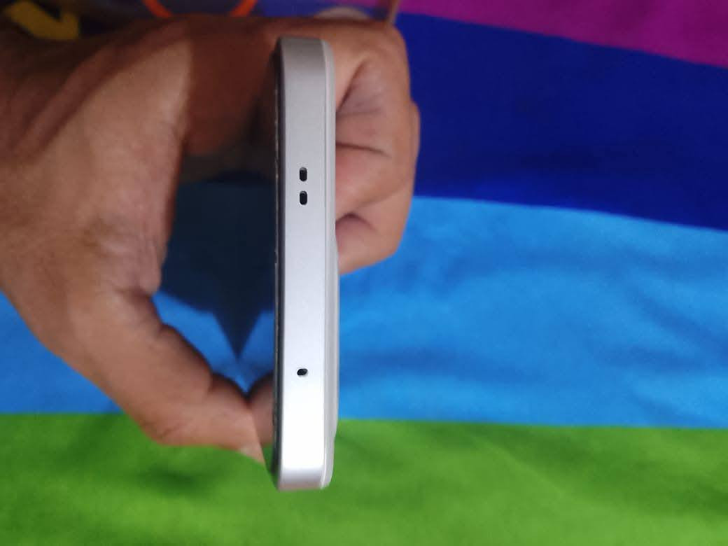 ✨ جهاز يغيّر مفهوم السرعة والفخامة!
‏TECNO POVA 7 Ultra 5G جاي بتصميم قوي وأداء رائع …يقدملك تجربة تكنولوجية مميزة⚡👑
✨ المواصفات:
⚙️ معالج Dimensity 8350 – أداء ثابت وقوي حتى مع الألعاب الثقيلة 🎮
📱 شاشة 6.67” AMOLED | 144Hz – سلاسة ونعومة تخليك تستمتع بكل لحظة
🚀 وضع الألعاب 120FPS – تجربة احترافية بدون أي تهنيغ
🔋 بطارية 6000mAh + شحن سريع 70W – طاقة تصمد وشحن يرجعك بسرعة ⚡
📸 كاميرا 108MP – تفاصيل واقعية وألوان واضحة بكل لقطة
💧 مقاوم للماء والغبار
🔊 سماعات ستيريو 
الجهاز قفل, 375 قفل عنواني كوت  داموك كامل ملحقات جديد كلش الجهاز
***********
***********
