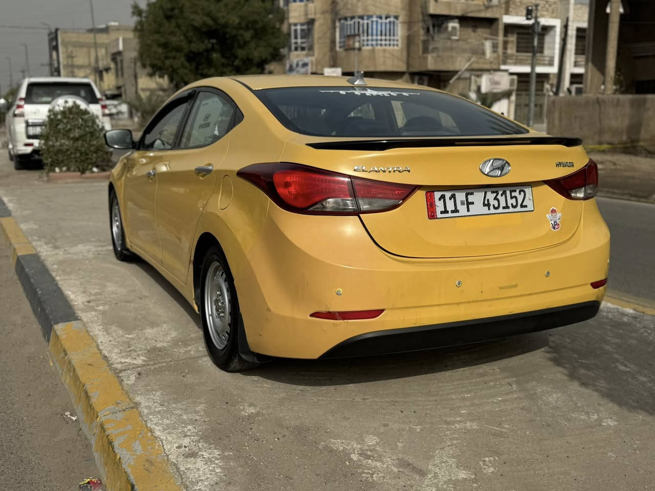 السلام  عليكم
الانتره موديل 2015

حادثه مال امريكه بس بنيد بدون دواخل 

السياره كير مكينه خير من الله  

حداديه نص عمر 

تخم تاير جديد 

هيئه غرامات مصفره 

ثاني يوم تحويل 

موصفات 

كشنات امامي تدفئه 

تحكم استيرن 

شاشه كامره 

موقع بغداد طالبيه  

رقم ***********

***********
