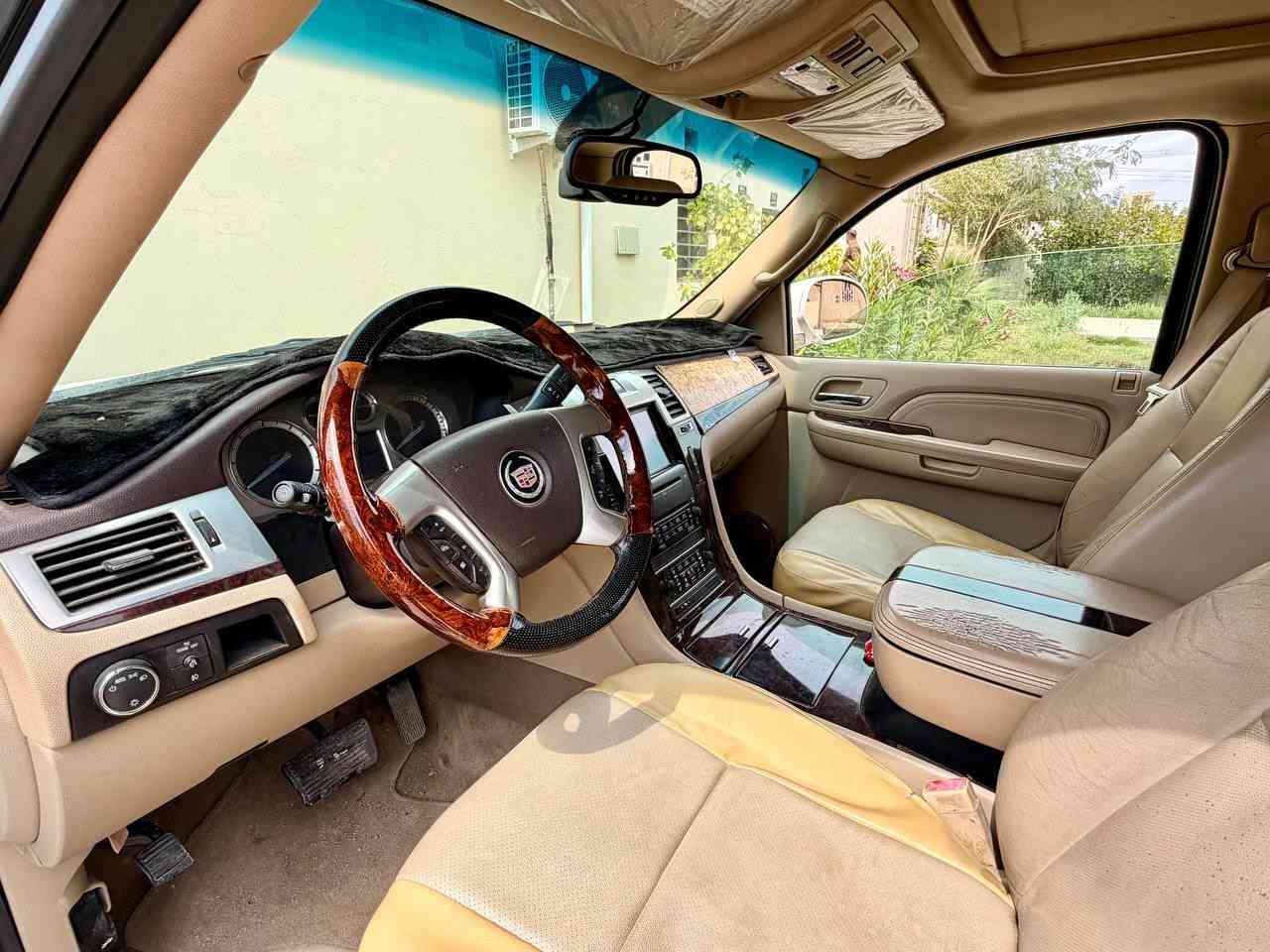 كاديلاك سكاليد موديل ٢٠٠٩ للبيع
السيارة خليجية كفالة عامة فول مواصفات
فتحة وشاشة بالدشبول وشاشة بالسقف
السيارة ٧ راكب مقاعد منفصلة vip 
٣ قطع تبريد جنطة كهرباء تحكم كله كهرباء
السيارة عليها ادامة كاملة من كل النواحي 
محرك وكير خير من الله ماشية ١٥٠ الف
السعر ٢١٠ وبيها مجال للشراي 
للاستفسار


**إذا كنت صاحب هذا الإعلان وتريد حذفه لأي سبب، رجاءا أرسل رسالة إلى الدعم الفني**