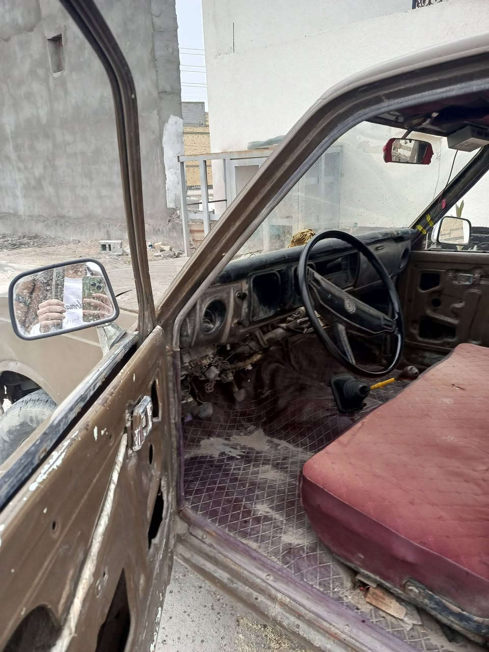 السلام او عليكم بيكم تك للبيع موديل سياره 1976 سنويتها ضايعه بيها سنويه استنساخ السعر 15 العنوان البصره ابي الخصيب ***********
