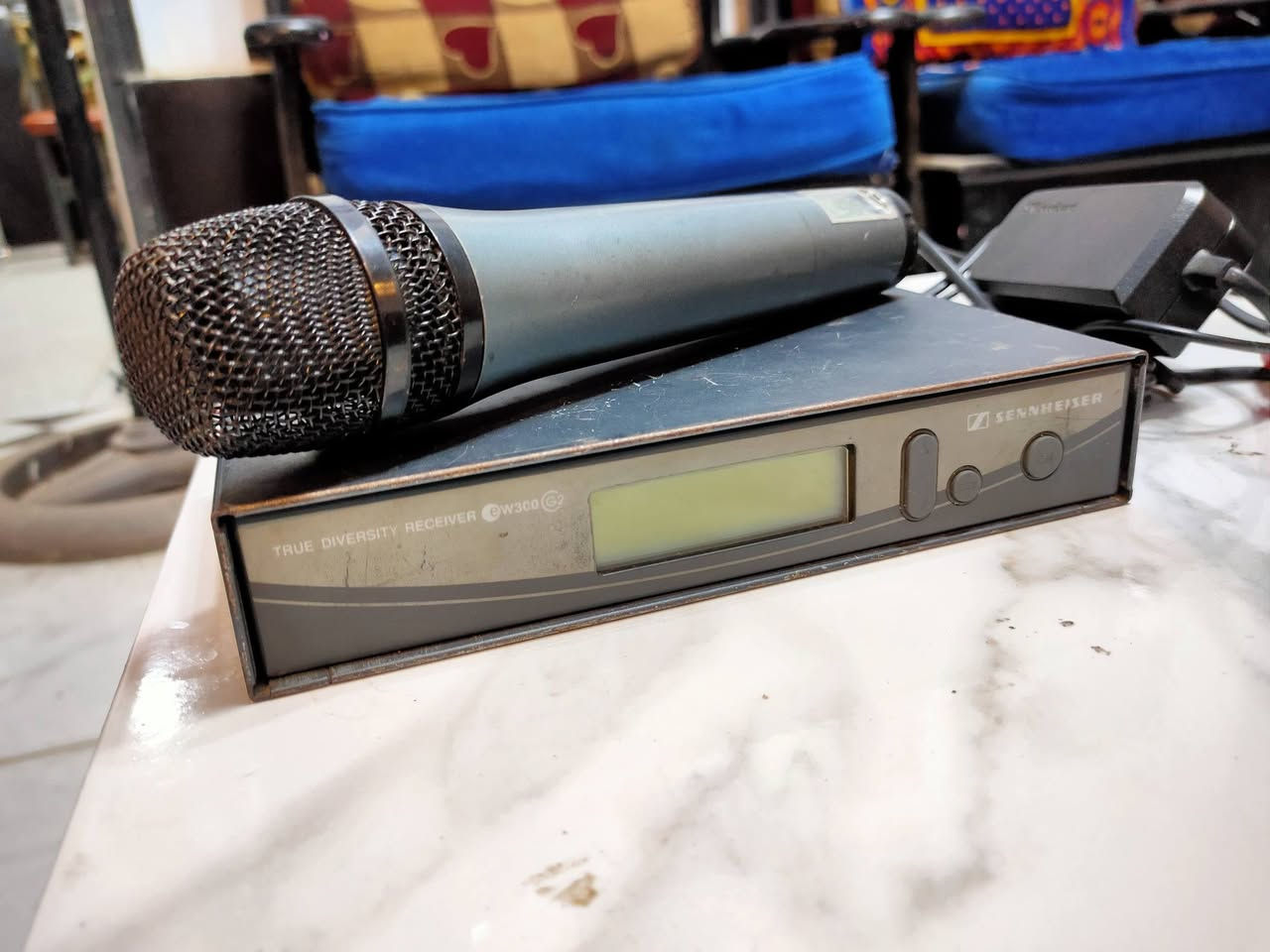 سنهايزر هاند ومعاه نك مايك g2 ew300 حاله جيده جدا


**إذا كنت صاحب هذا الإعلان وتريد حذفه لأي سبب، رجاءا أرسل رسالة إلى الدعم الفني**