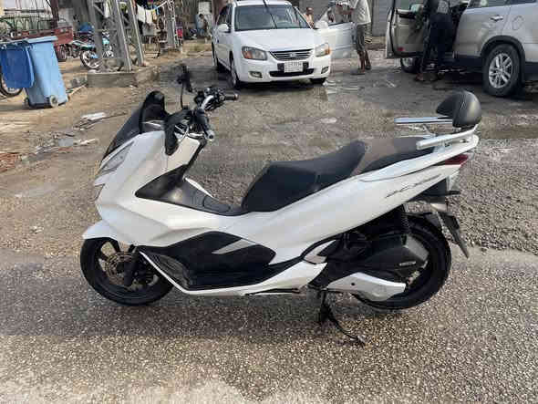 سلام عليكم 
دراجه بي سي اكس جيل ثالث ياباني اصلي محرك 150 موديل 2020 ماشيه 28 الف حقيقي حساس ازدحام حساس ستان بيه طخه زغيره مثل ماواضحه بلصوره 
***********
