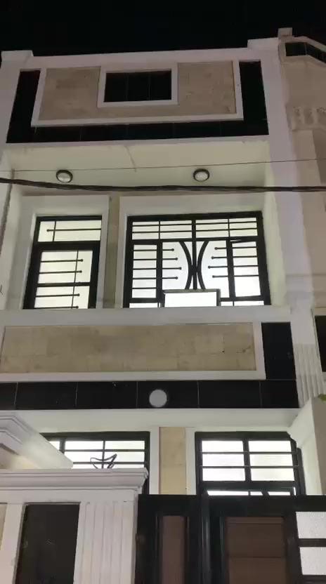 بيت للبيع بشارع الكامرات قرب ماركت لأمير خلف أسواق عادل بيت حديث ٥٠ متر ستفسار مراسلت الصفحه او تصل ***********
