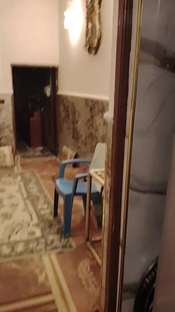 اسلام عليكم مره خصة الادمن بيت بلديه معامله كامله من سند 23الى سند 25 منشور مع صور وفديو البيت بيت يحتوي على استقبال درجه اولى كما موظح بالصور +مطبخ +صاله +غرفه +منور وحمام داخلي +حمام خارجي الطابق الثاني غرفه +صاله كبيره 9متر +سطح تكوين البناء الطابق الأول عكاده والطابق الثاني سقف سندويج مع دواخل درجه اولى كما موظح بالصور والفيديو السعر 45مع مجال بسيط للتواصل على الأرقام التاليه ***********  /*********** بيع سريع
