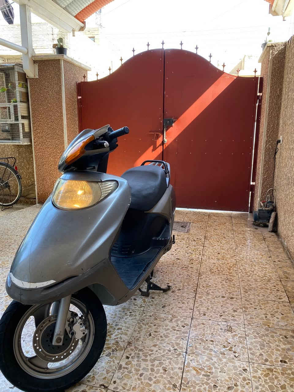 السلام عليكم 
دراجه سبيسي ياباني للبيع
كفرات اصليه
دراجه نضيفه 
السعر 350
العنوان بغداد الشعب 
هاتف :***********
