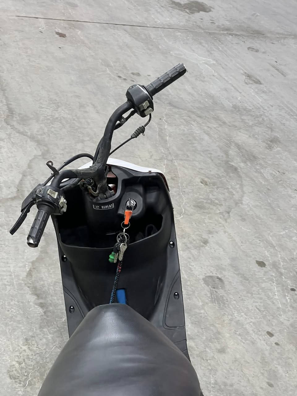 سلام عليكم ماكس عدله أي نقص مابيه تجفين جديد بوشه55سلف وهندر سعر350وبيه مجال بصيط عنوان بغداد شعب ***********
