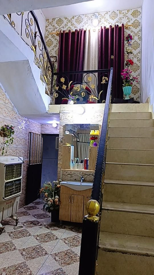 🏡 للبيع دار سكن
📍 المساحة: 225 متر مربع

✅ موقع شارع السكه 

✅ يحتوي على اربع غرف نوم +صاله +استقبال +مطبخ حار +مطبخ  بارد +صحيات خارجيه وصحيات داخليه +كراج 

✅ قرب صيطرة وليد 

💰 السعر: (تفضلو خاص )

للاستفسار والمعاينة يرجى الاتصال على: 📞 (***********)
