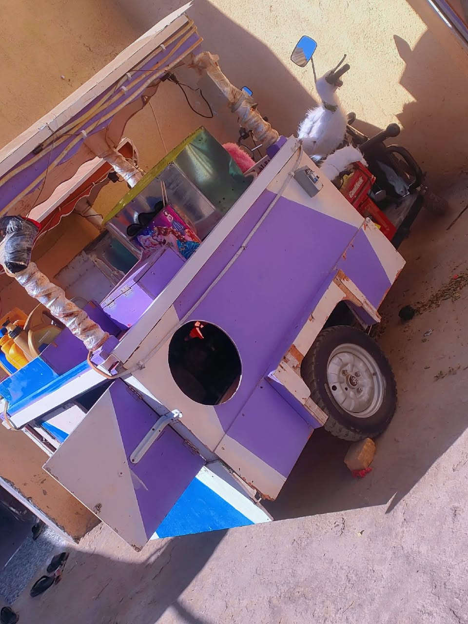 ستوته شعر بنات للبيع جاهزه كبل ل شغل اي نقص مابيها سعر ب مليون و 950وبيها مجال قليل مرسله صفحه او واتساب *********** /وكو وحده حمره هم وياها
