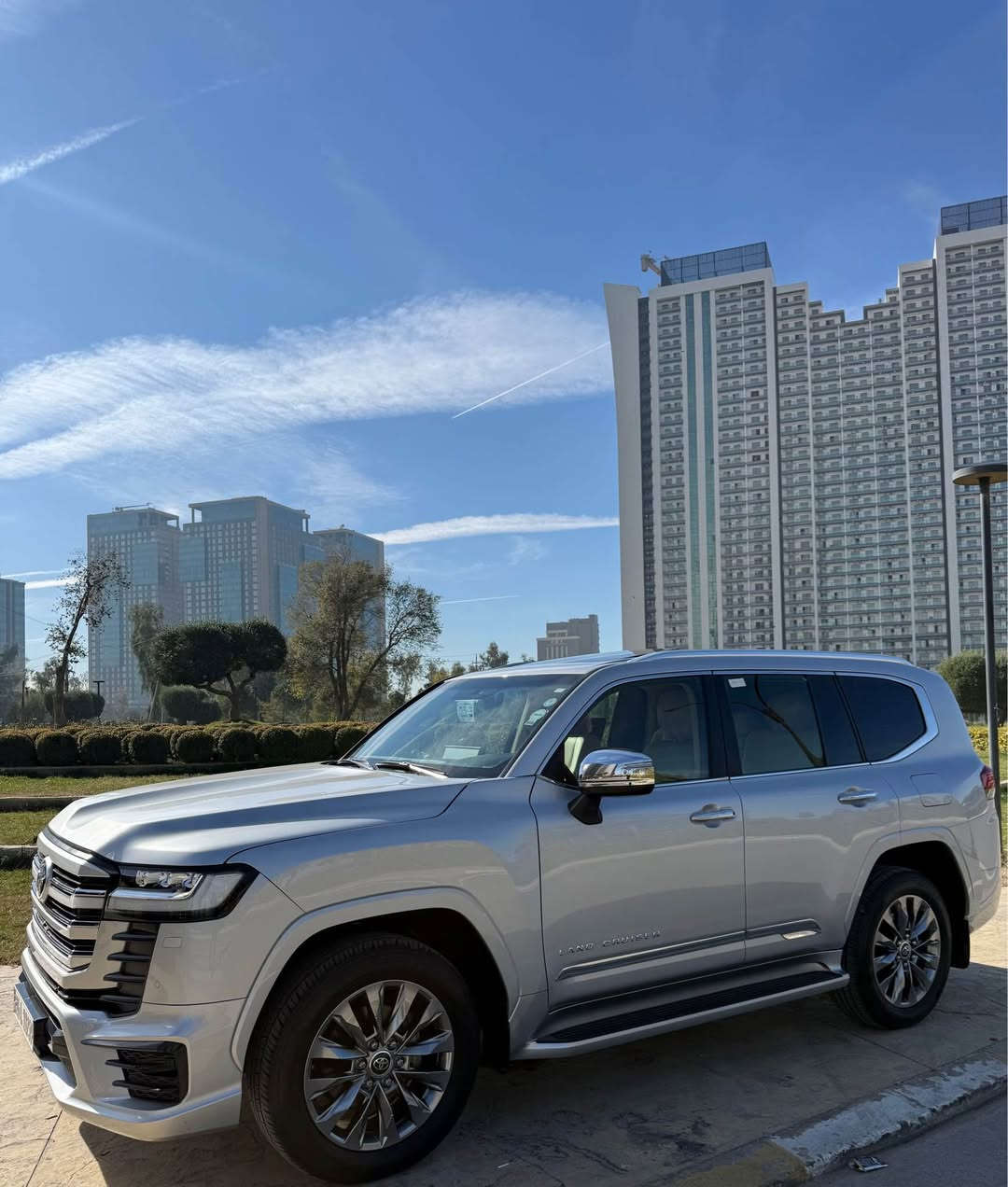 لاندكروزر 2023  VX  لمتد ساز   
  4  كامرات   +  5 بصمات ابواب   + صندوق كهرباء 
‎السيارة مكفولة كفالة عامة . 
‎           عداد ماشية (42000)  الف فقط
‎السعر  695 
رقم موبايل/*********** أربيل, العراق
