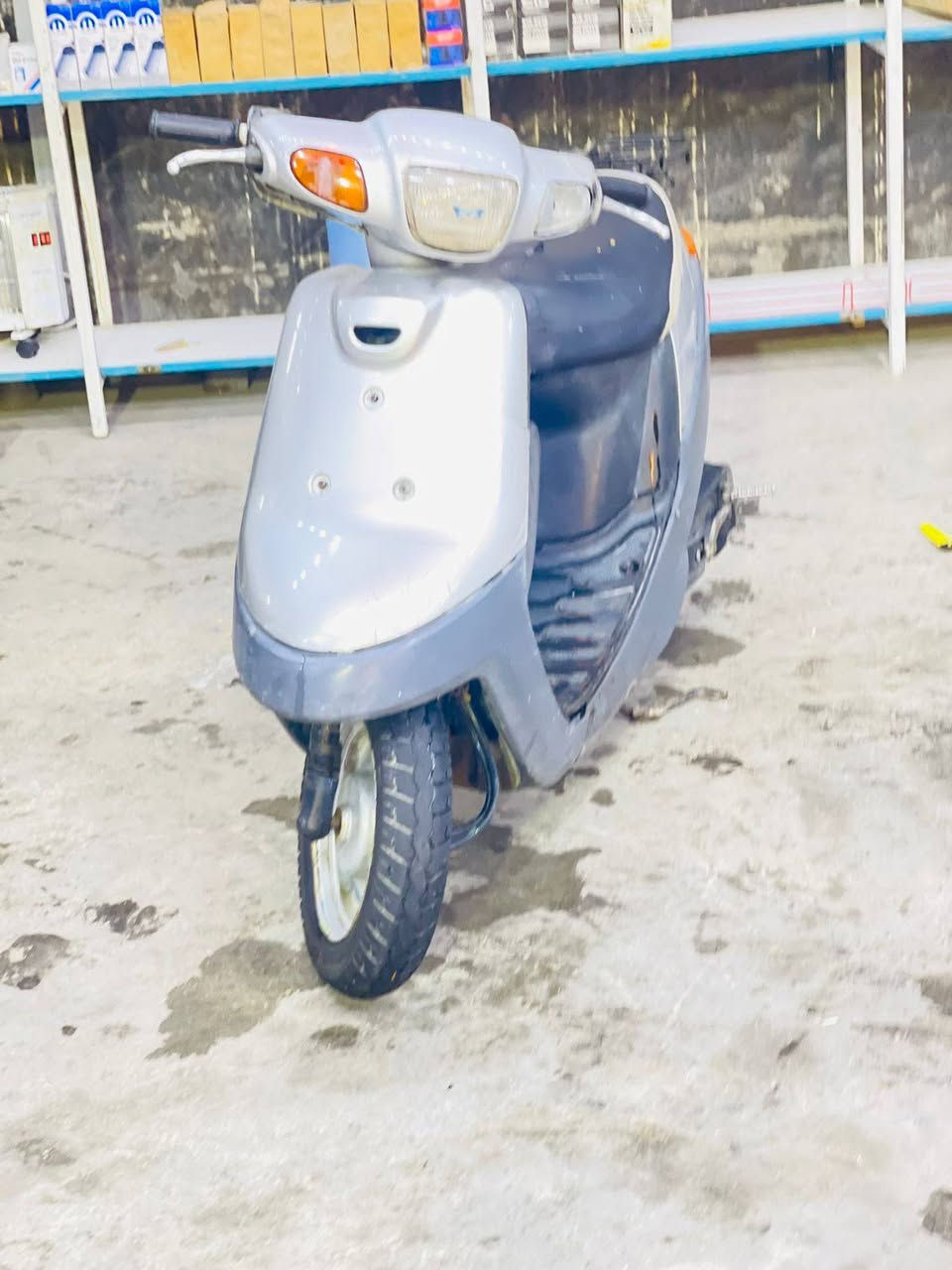 سلام عليكم ورحمه الله وبركاته دراجه بطه للبيع موديل 2003 دراجه كفالة من السرقه وسوي بيه مكاتبه دراجه ما مفتوحه  شلعه ومعدل فول السعر300 وبيه مجال عنواني كربلاء المقدسة حي الميلاد الرقم *********** بيه نقص بس باتري
