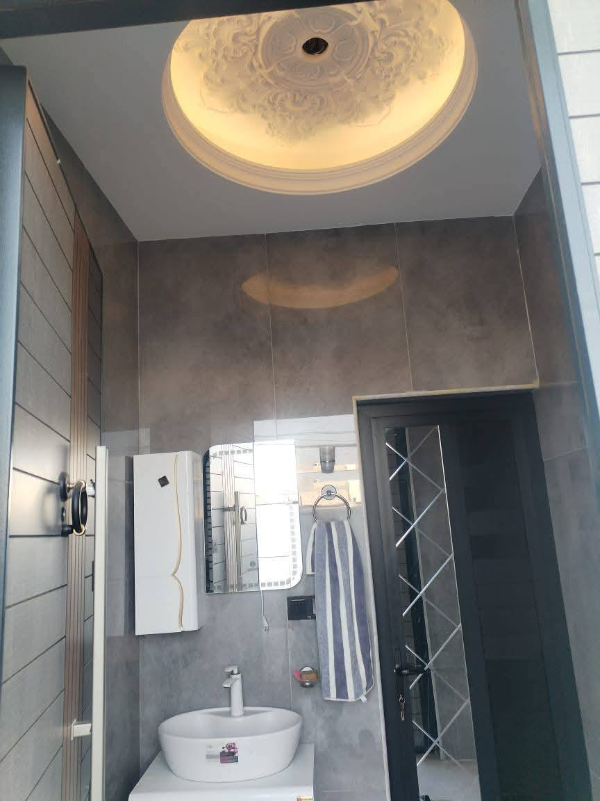 مدار للبيع في بوب الشام
مساحة 300 متر مربع 
نوع السند طابو صرف 
يتكون من 5 غرف نوم واستقبال طول 9 و 4.5 عرض 
و حولي و مطبخ وغرفة سويت و 4 صحيات و كلدور
للأستفسار الاتصال على الرقم 
***********
