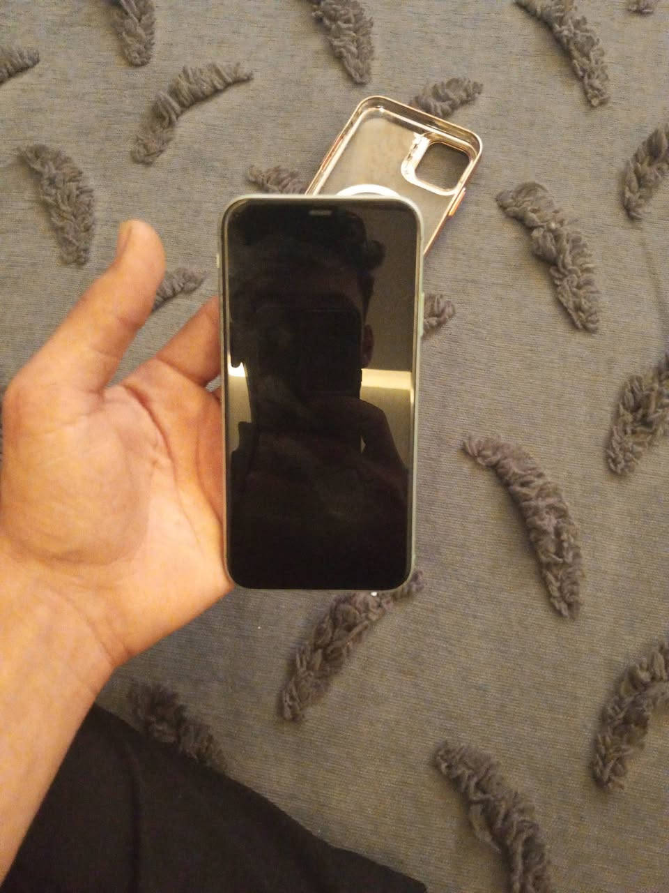 ايفون 11عادي ذاكرة 128بطارية 81 جهاز نورمال السعر  250 وبي مجال  وخاص مارد الرقم ***********بي واتساب  جهاز حيل حيل نضيف
