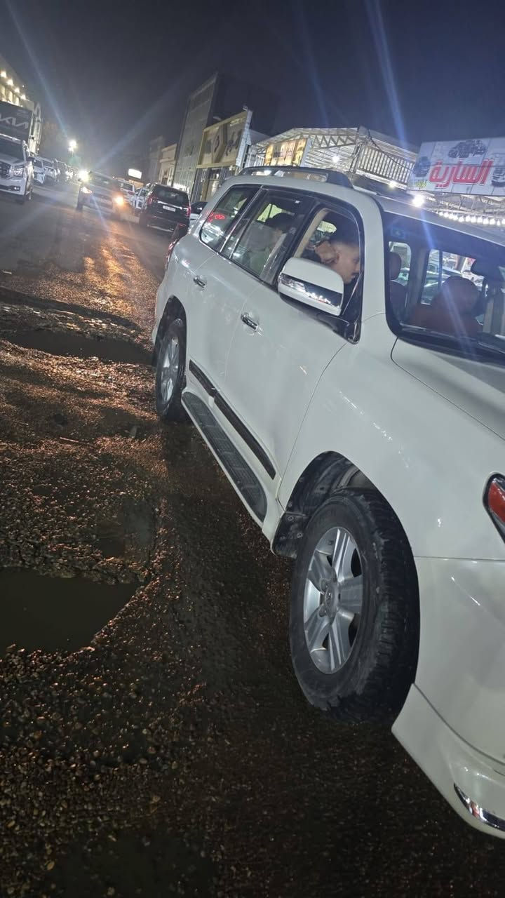 سلام  عليكم للبيع لاندكروز موديل 2014 سياره جديده ماشيه 63حقيقي السعر 370ورقه التصال *********** متوفر واتساب
