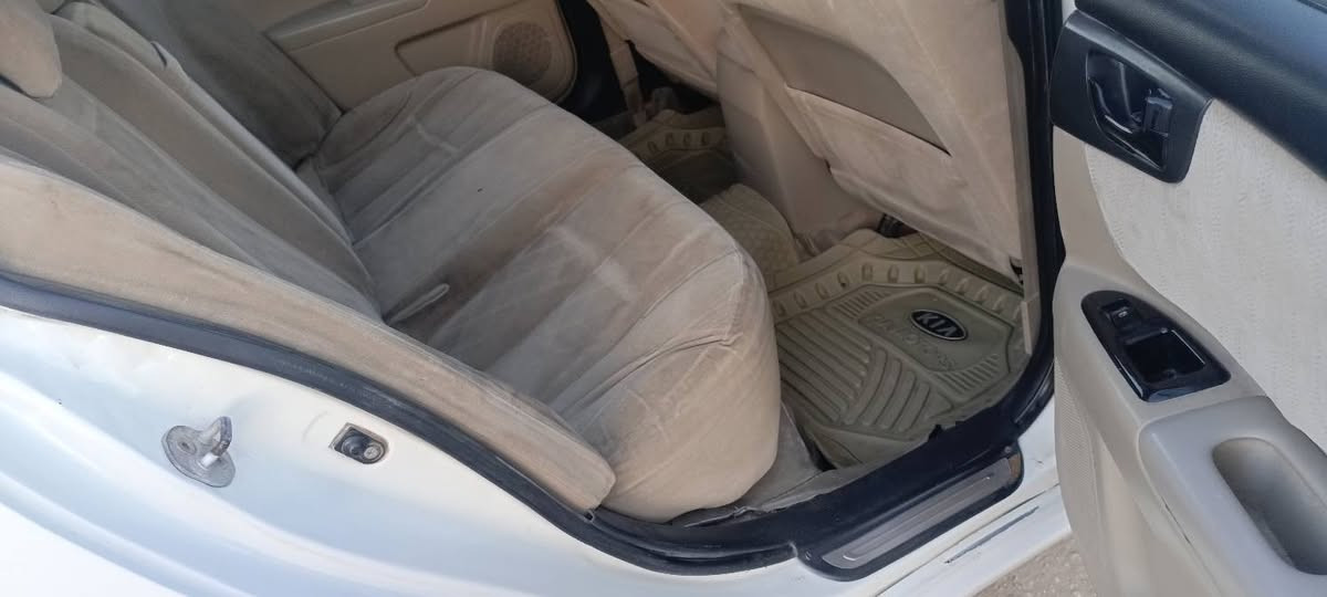 السلام عليكم اوبتمه موديل 2009 فول للخير 
مكينه كير حداديه تخم تاير تبريد شاشه تحكمات 
خمسه تجاوي فتحه برده خلفيه ماتصرف  رقم بغداد 
سنويه 2028
بيه قطعتين صبغ فقط  مكان بابل القاسم السعر 97
وبيه مجال رقمي ***********
