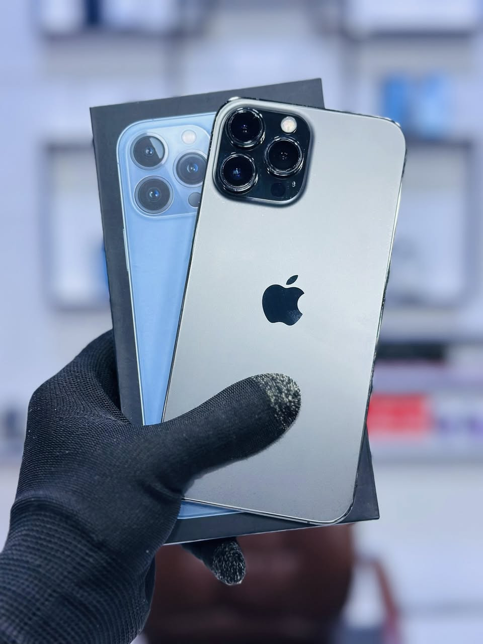 السلام عليكم متوفر:
♠️آيفون 13 Pro Max شرق اوسط (عربي) ذاكرة 256 بطارية 87 الجهاز مكفول وضمان✔️.

☑️***********☑️

☑️مركز سفن فون للهواتف النقالة☑️
