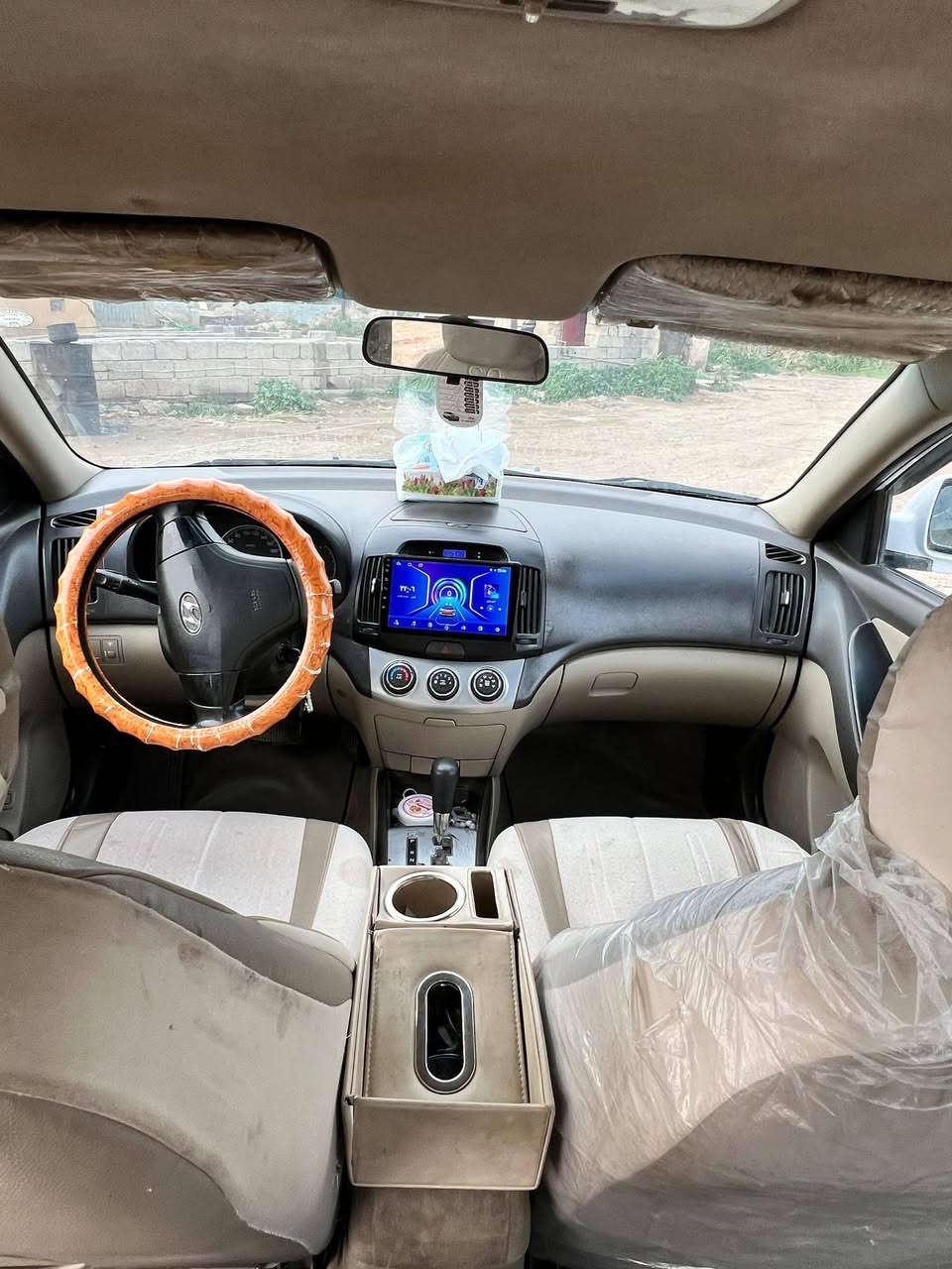النترا. موديل 2011 
دكشن عالي 
منظومة زنون 
شاشه كبيره 
محرك مجفت ع ايدي 
شرط من بخار وتنقيص
السعر ١١٨ قايل للتفاوض 
مكان السيارة صلاح الدين قضاء بلد
***********
