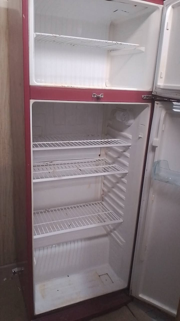ثلاجه للبيع حجم كبير عوزه ماطور بس سعره 75 وبيه مجال


**إذا كنت صاحب هذا الإعلان وتريد حذفه لأي سبب، رجاءا أرسل رسالة إلى الدعم الفني**