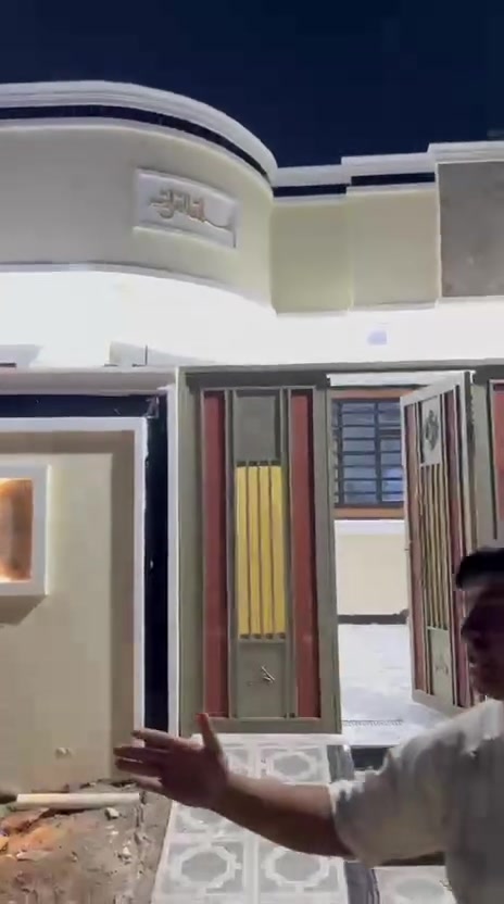 السلام عليكم متابعينه الكرام 
يوجد بيت لبيع 
المساحه ١٦٠م
الجنس العقاري طابو زراعي 
يتكون البيت من غرفتين ودوانيه وصاله ومطبخ وصحيات 
السعر ٨٠ مليون وقابل للتفاوض 
الموقع البصره ابو الخصيب طريق سيد حامد قريب علئ مدينه الأندلس 
لتواصل والاستفسار الاتصال 
*********** 
مكتب عقارات 
سيد رضا المكصوصي
